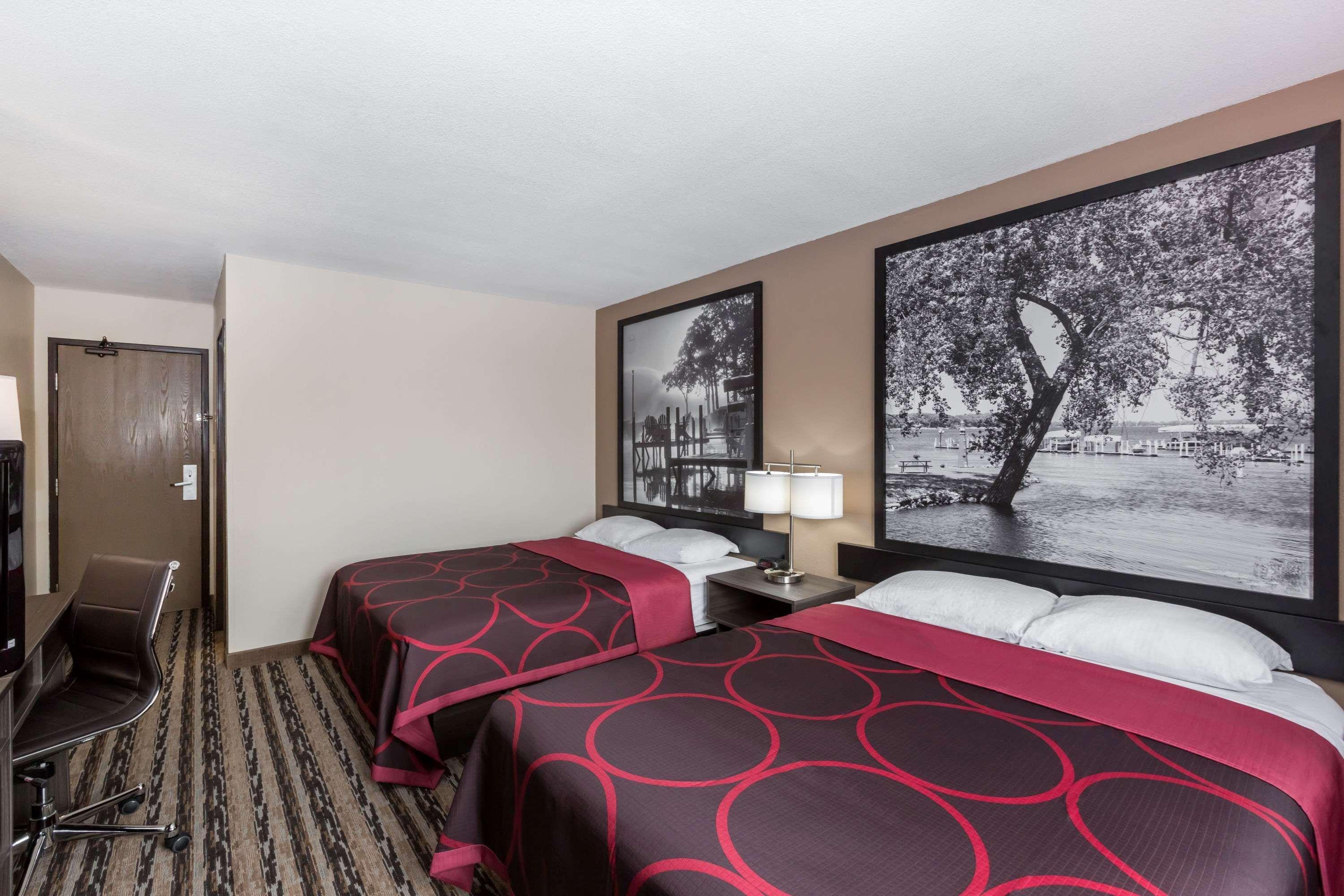 Super 8 By Wyndham Spirit Lake/Okoboji Exterior foto