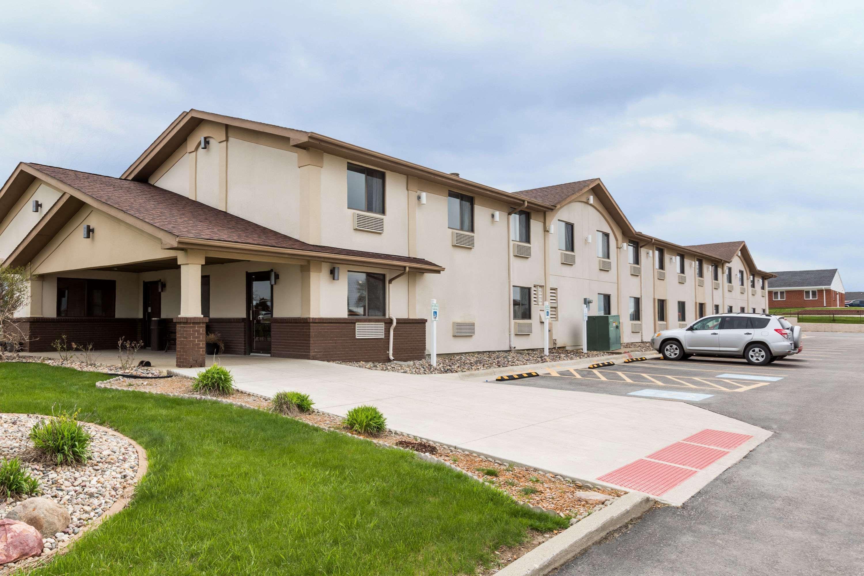 Super 8 By Wyndham Spirit Lake/Okoboji Exterior foto