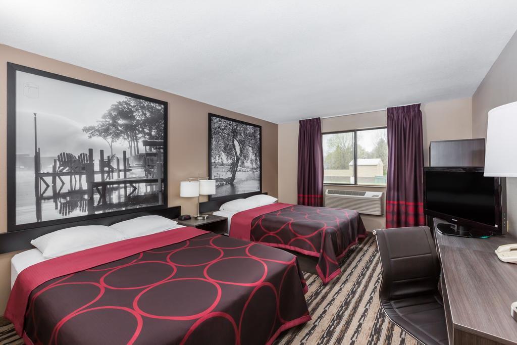 Super 8 By Wyndham Spirit Lake/Okoboji Exterior foto