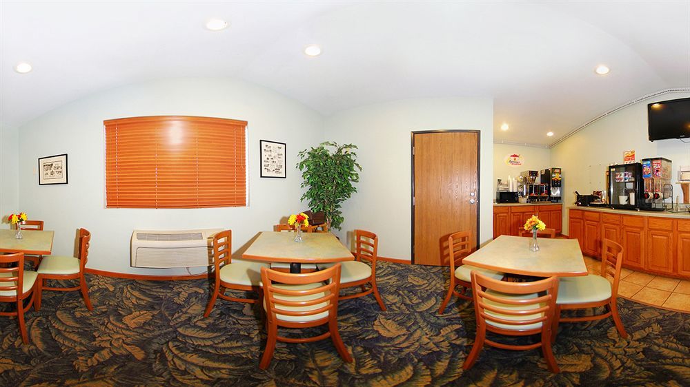 Super 8 By Wyndham Spirit Lake/Okoboji Exterior foto